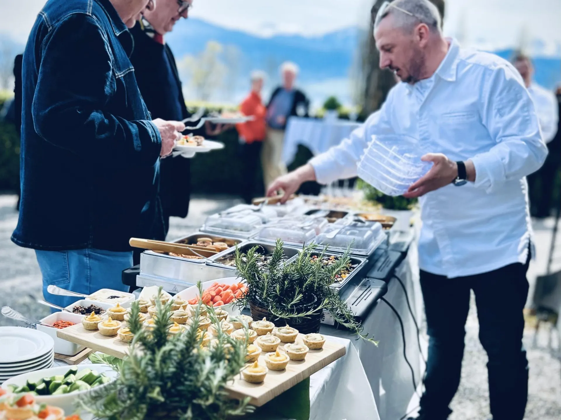 Willkommen bei TINIT Services AG!